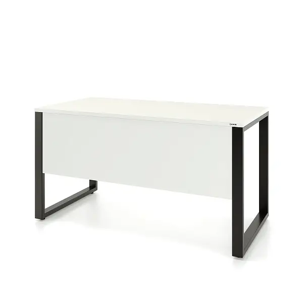 Стол прямой Зета PRO с экраном ЛДСП